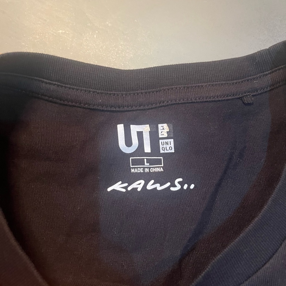 Uniqlo x Kaws Collab T-Shirt Sz. Large Black - Picture 3 of 3